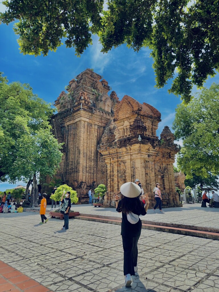 Địa điểm du lịch Nha Trang 2024 17 thap ba ponagar nha trang